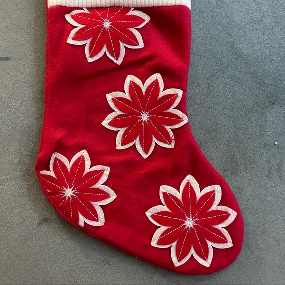 A pair of Christmas hanging stockings (snowflake, poinsettia) - Picture 5 of 9